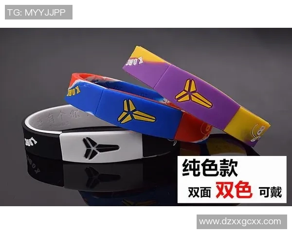 以足球球星挂饰点亮青春激情打造独具个性的运动风格饰品