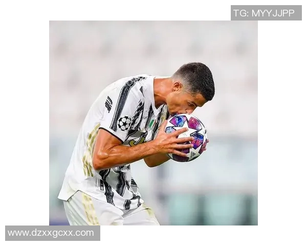 足球明星华丽转身:从绿茵场到全能巨星的逆袭之路